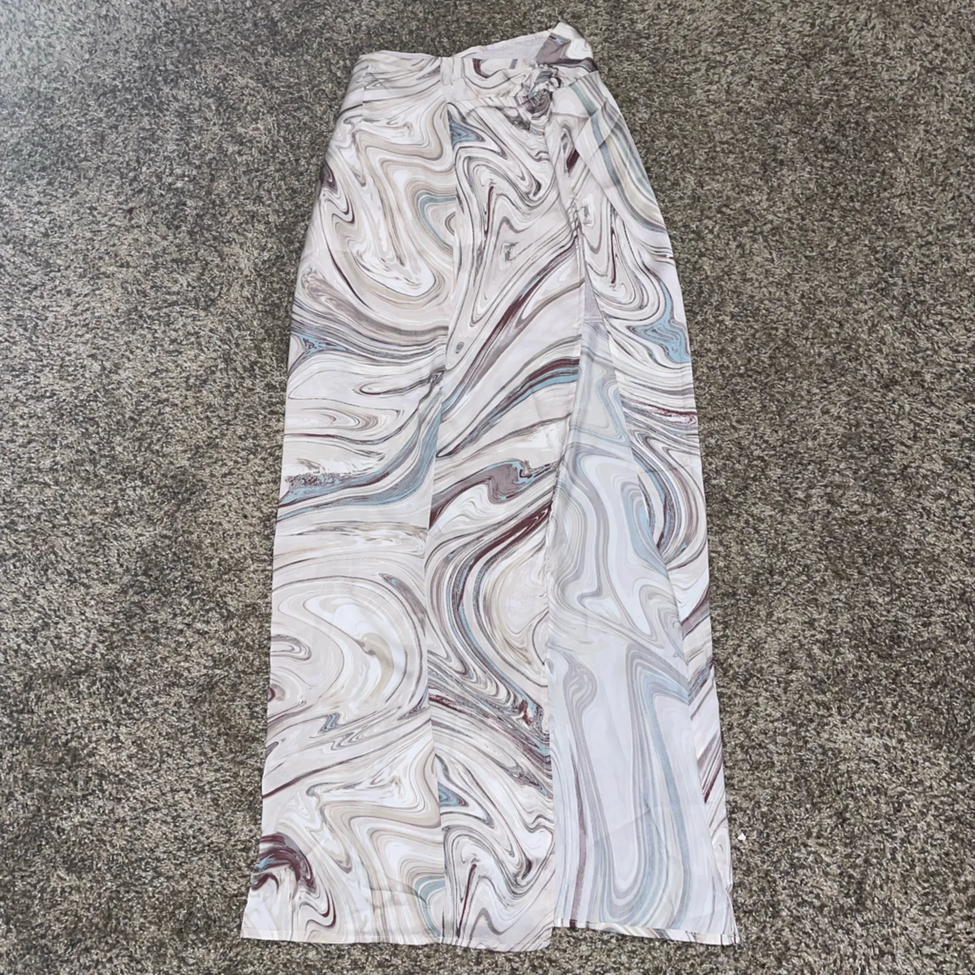 Discovery ♻️NWT- halter top and slit skirt set - Image 4