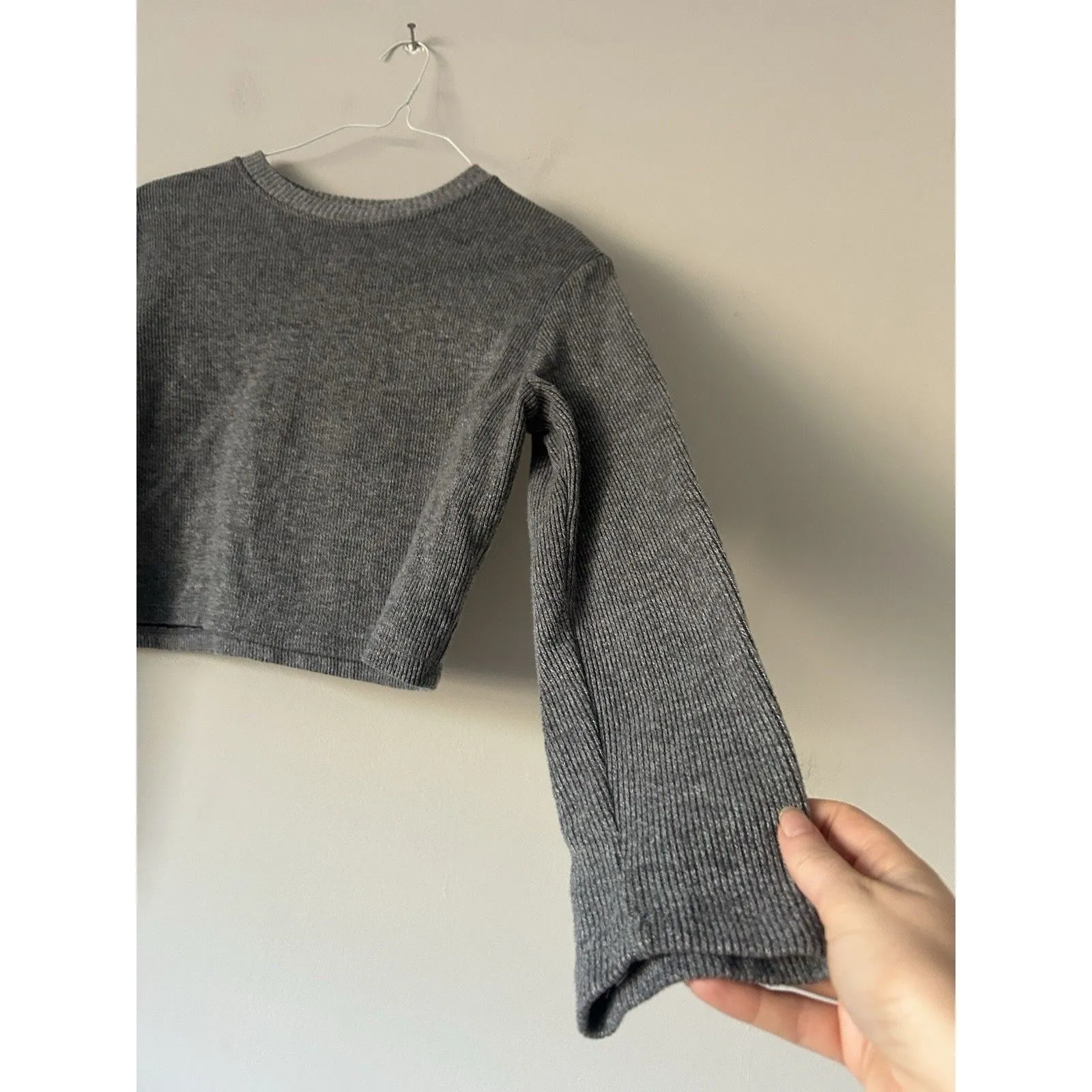 Zara Women’s Cropped Dark Grey Knit Sweater Size Small Casual Cozy - Image 4
