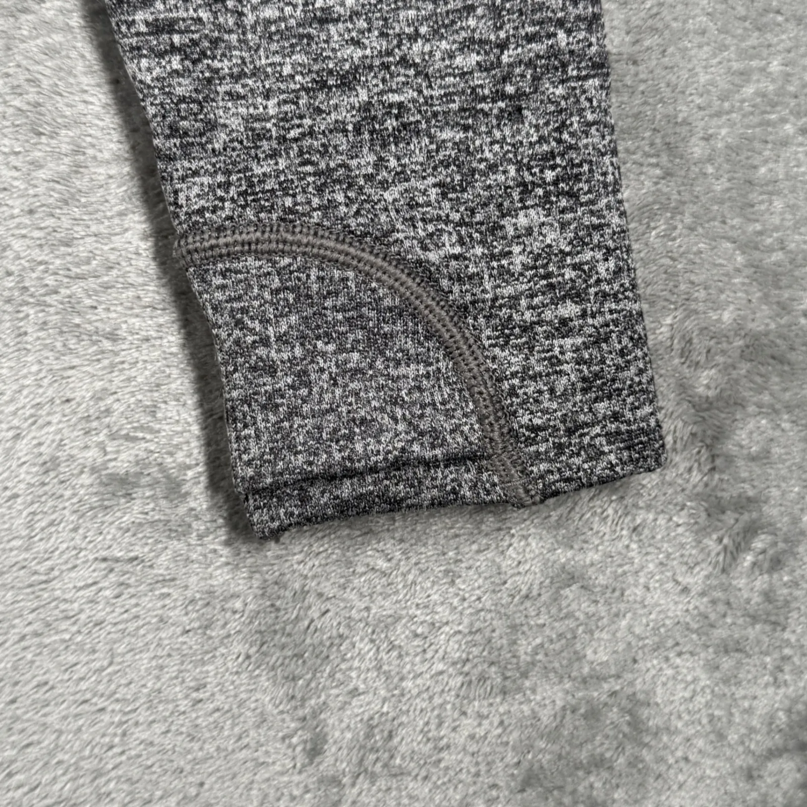 Lululemon Engineered‎ Warmth Half Zip Top Graphite Grey White Merino Wool Size 8 - Image 8