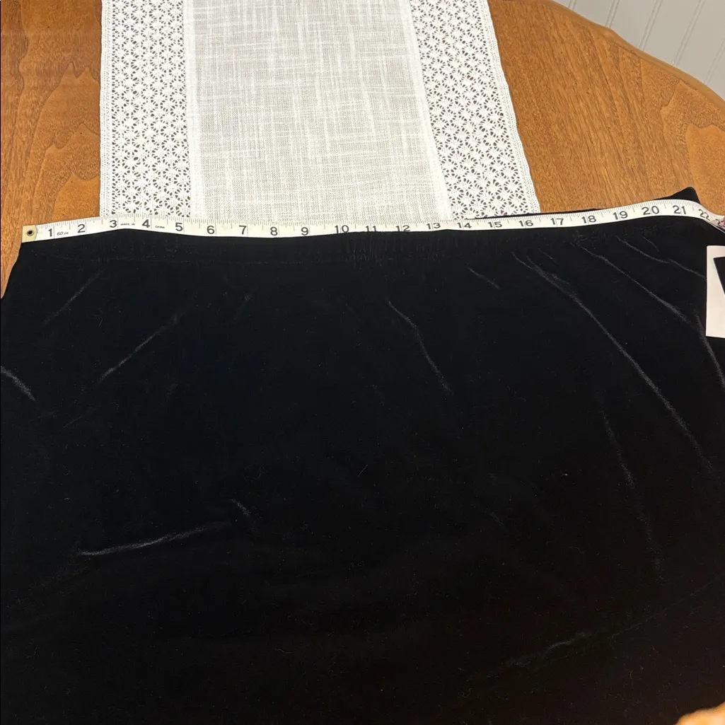 NWT Vintage Leslie Fay Asymmetrical Hem Velvet Skirt - Image 6