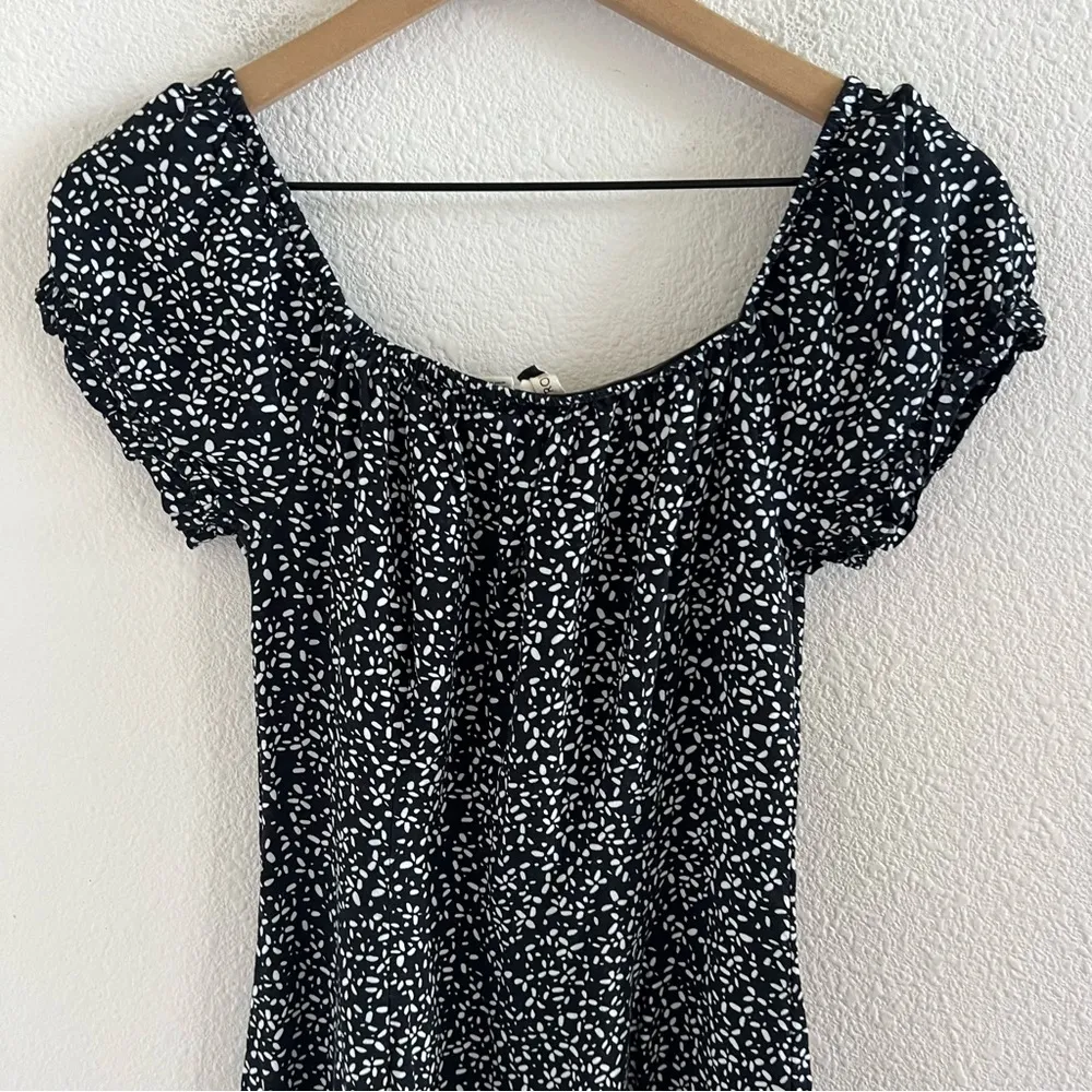 Roxy Black and White Boho Feminine Casual Dress Sweetheart Neckline Small - Image 5