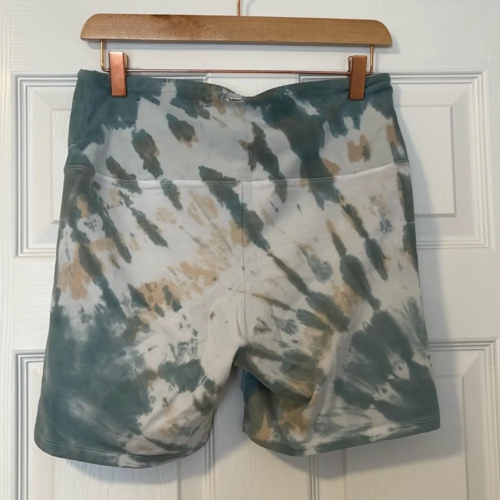 Victoria’s Secret pink yoga bike shorts - Image 2