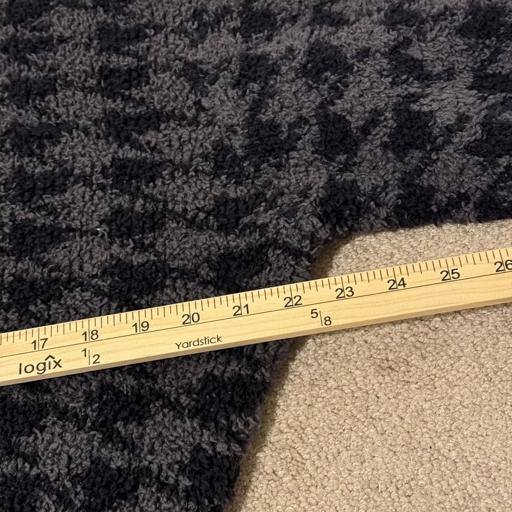 SKIMS Boucle Knit Unisex Pullover Sweater in Onyx Houndstooth Grey Size S / M - Image 7