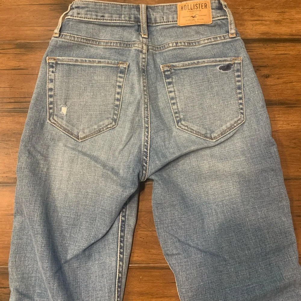 Hollister Distressed Boyfriend High-Rise Jeans - Size 00 - Image 8