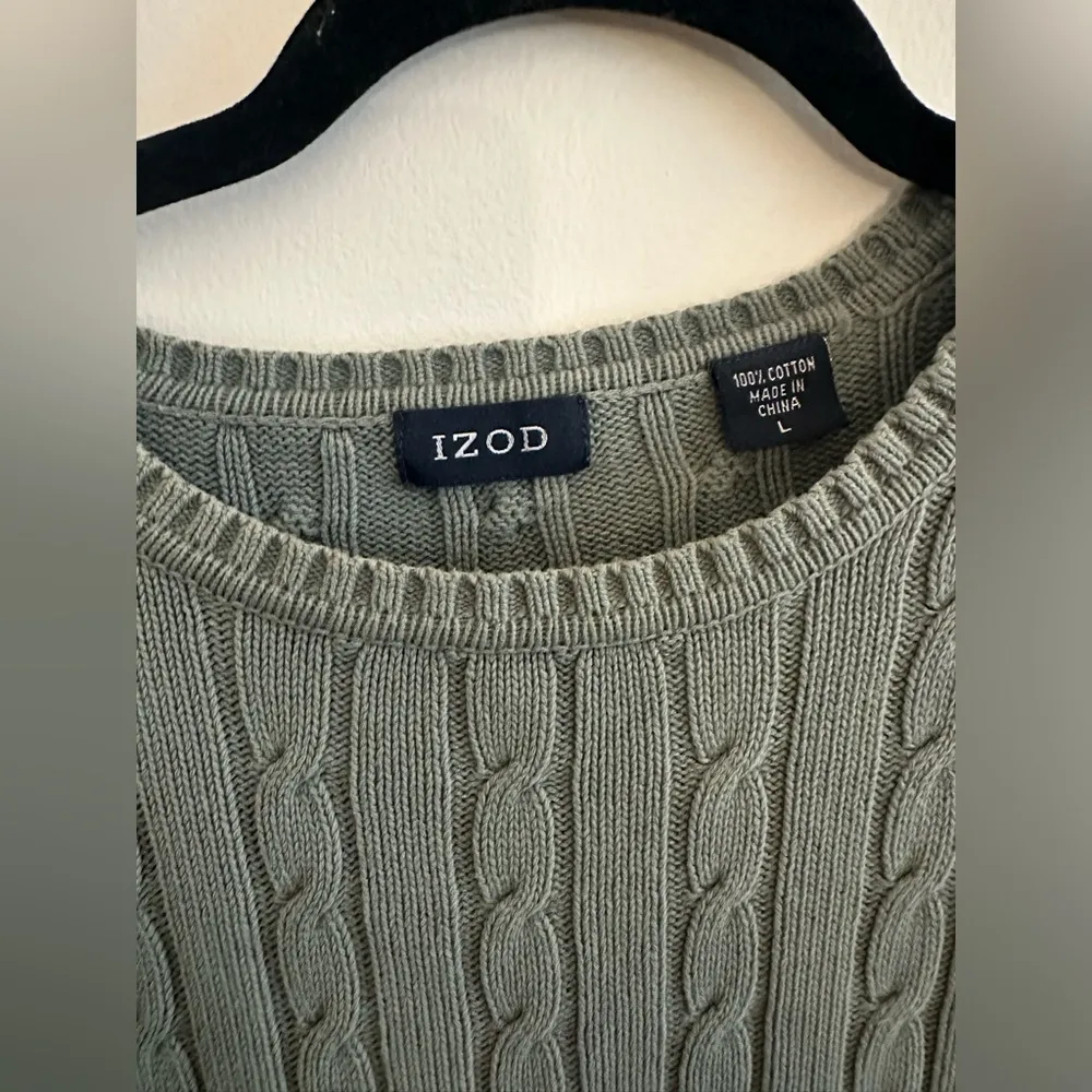 IZOD Cotton Cable knit Crewneck Sweater - Image 3