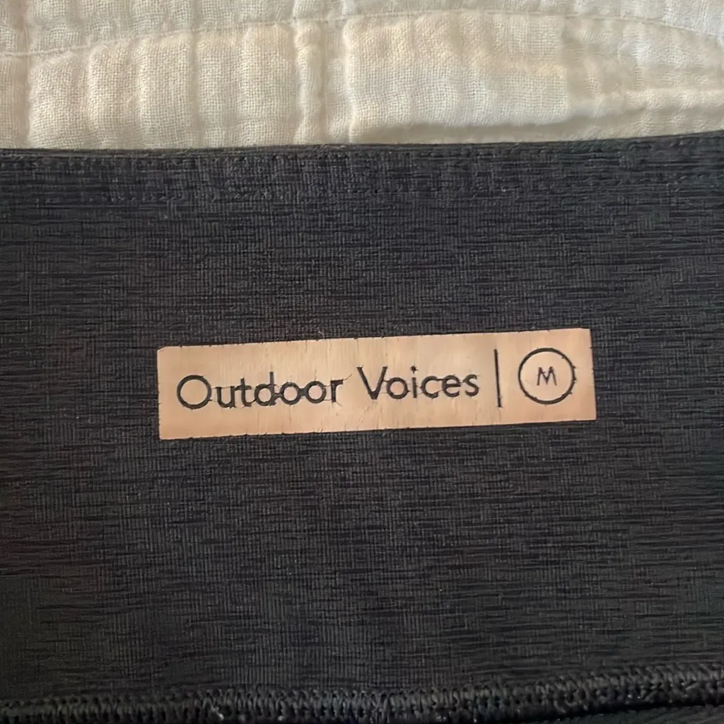 OUTDOOR VOICES Warmup 3/4 Length Leggings in Charcoal Gray Size M - Image 13