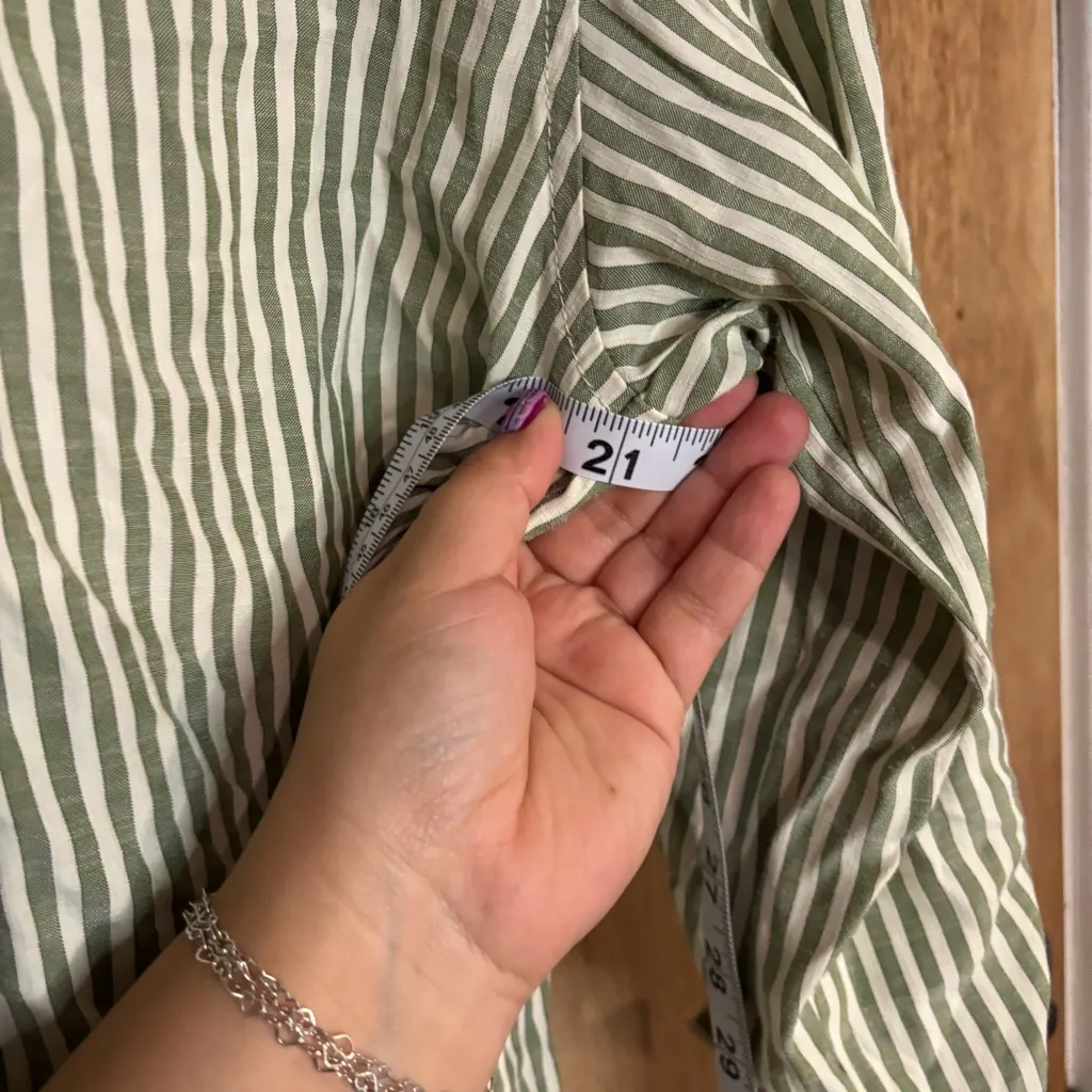 Max‎ Studio women’s green and White Striped Blouse shirt button down size S - Image 6