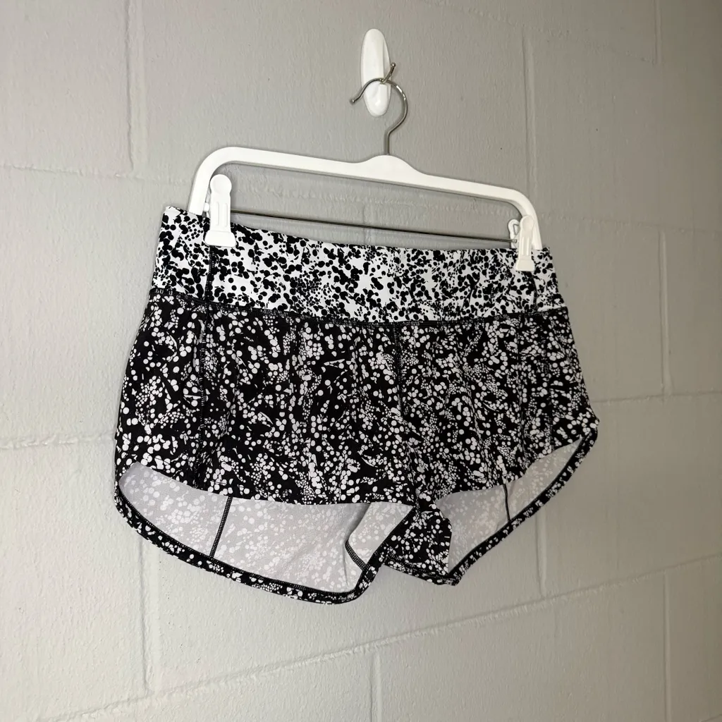 Lululemon Speed Up Short 2.5" Chirasu Black/Chirakasu Alpine White Size 8 Shorts - Image 5