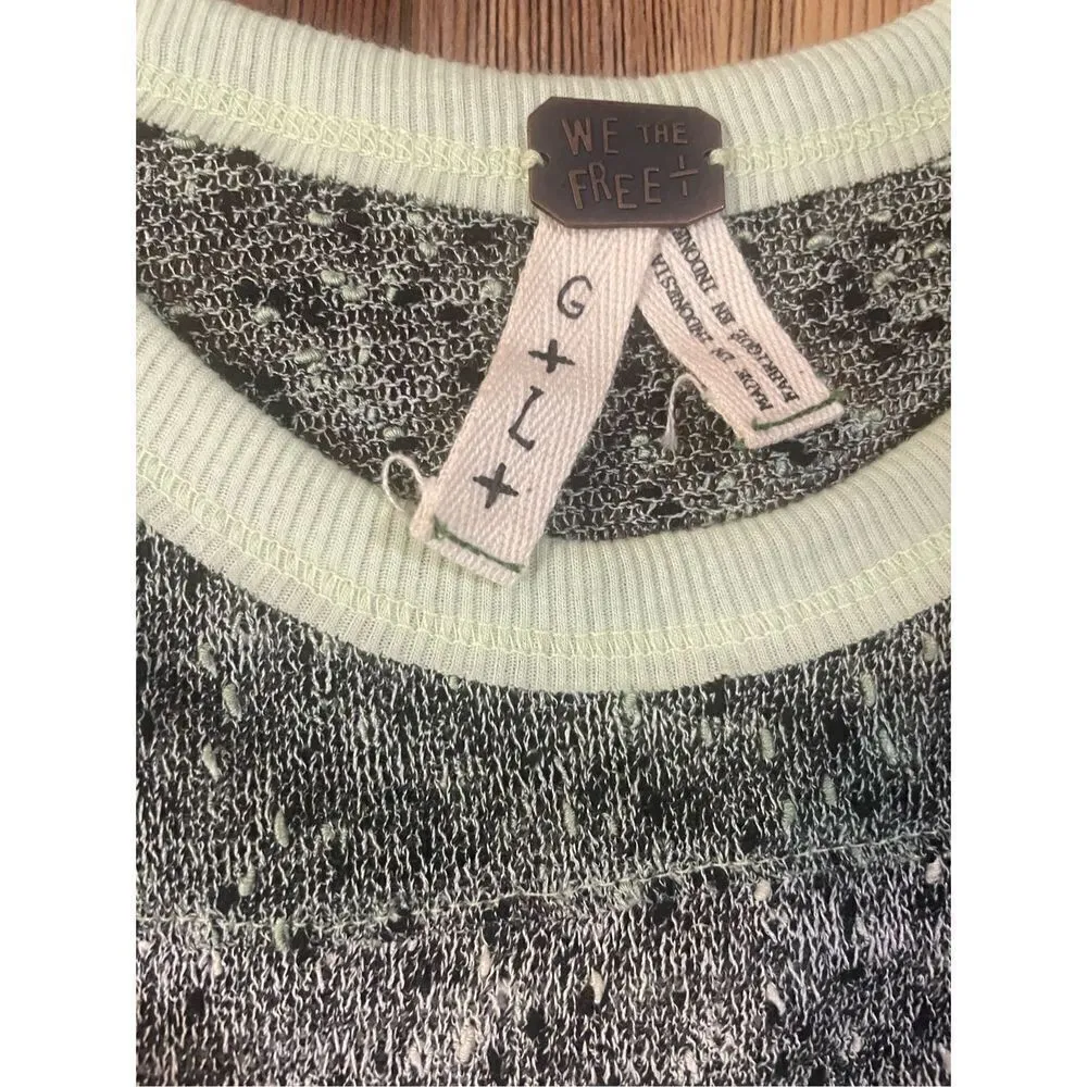 We The Free BumbleBees Knees Sharkbite
Hem Tank tunic open knit sheer size Large - Image 4