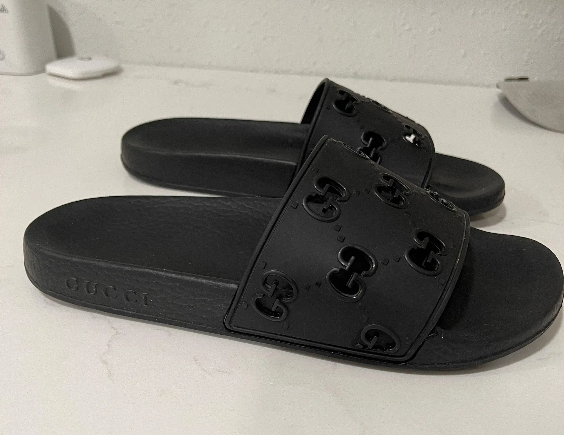 Gucci Rubber GG Slide Sandal - Image 3