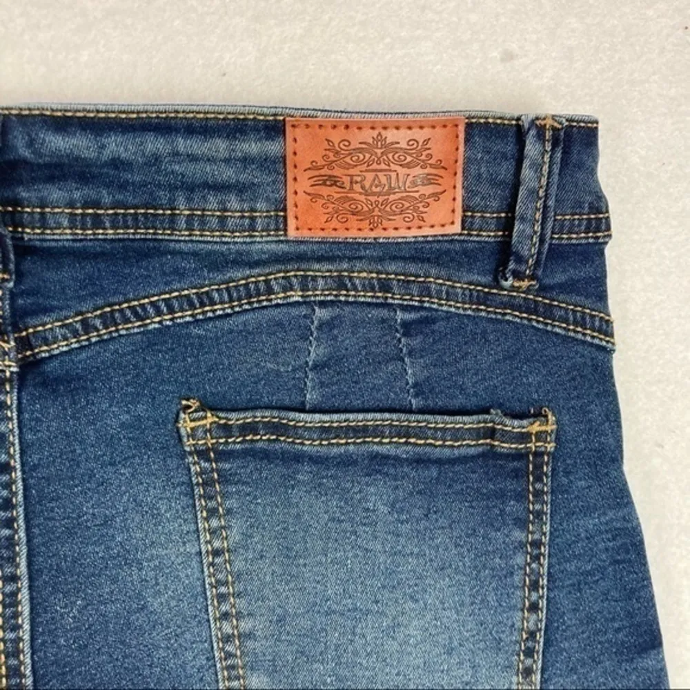 RAW Stretch Medium Wash Denim High Rise‎ Released Hem Short Blue Size undefined - Image 6