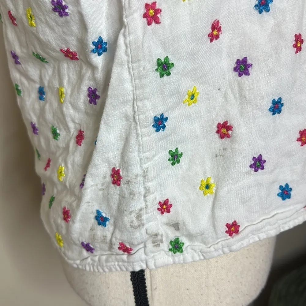 All Things Mochi Nora Embroidered Floral Top size Medium White - Image 7