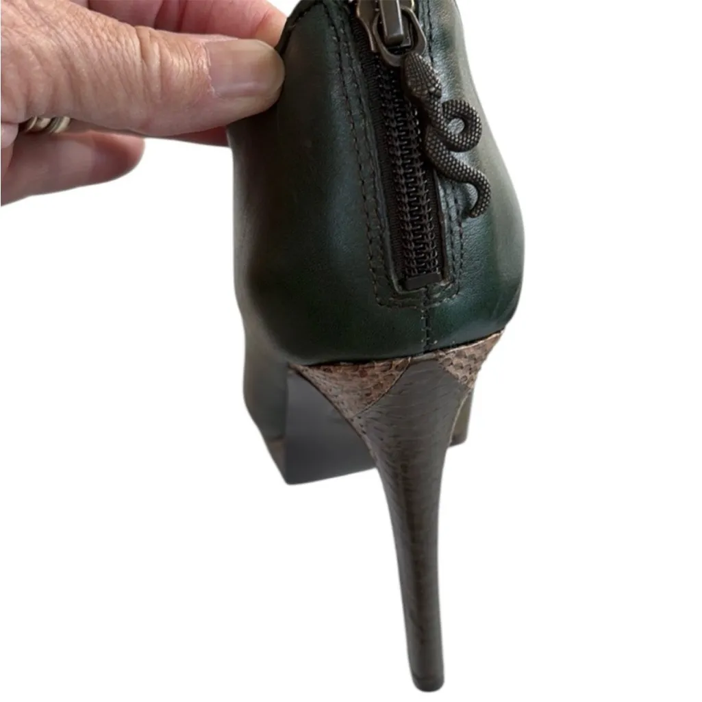 Like New House of Harlow 1960 Leather Heeled Booties Green / Snakeskin Size 8 - Image 6