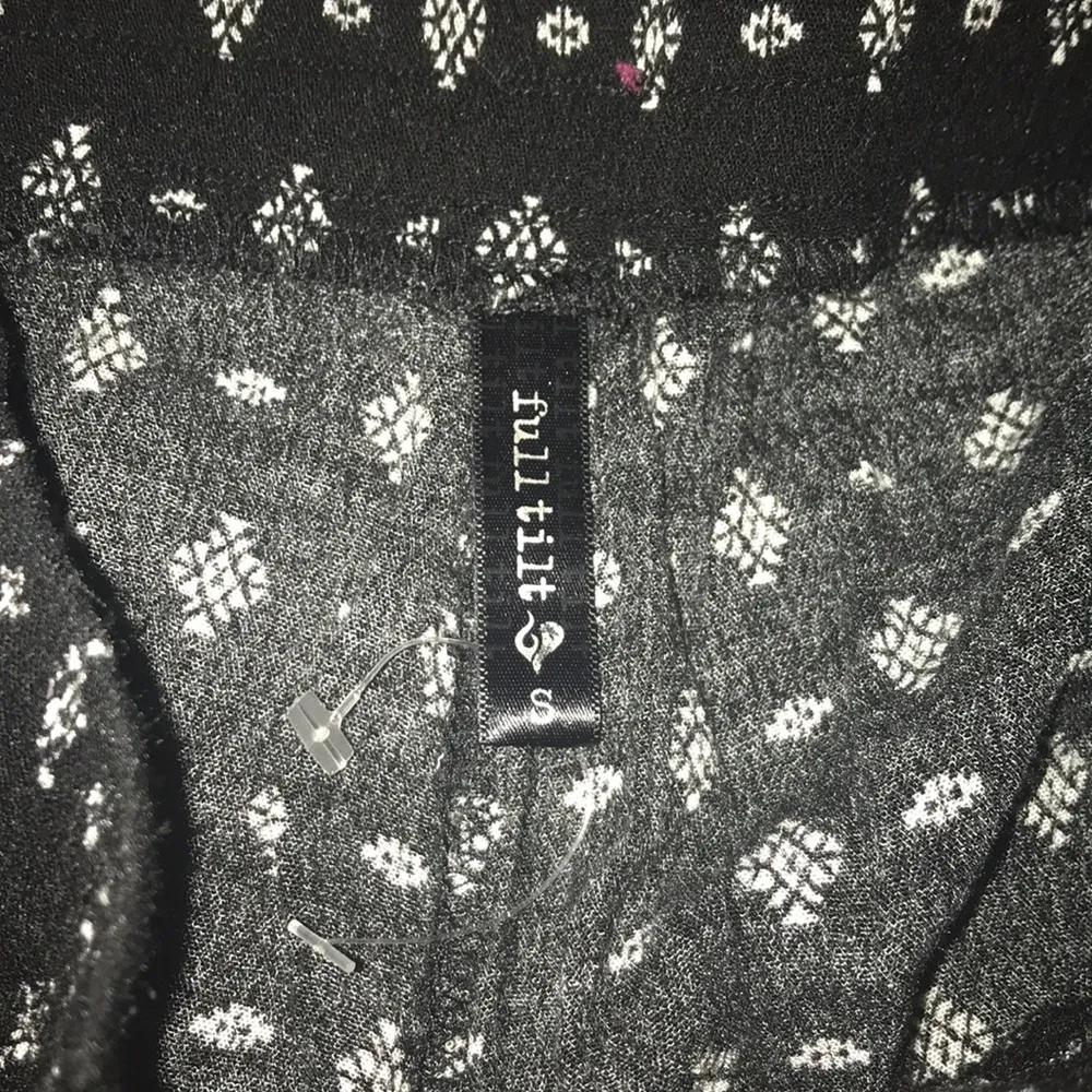 Tillys Black Patterned Shorts - Image 4