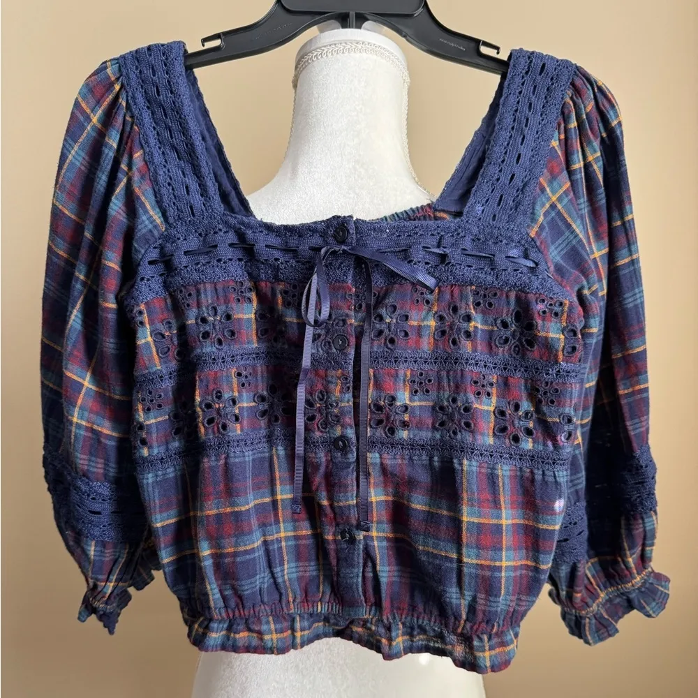NWT American Eagle Lace Puff Sleeve Cropped Peasant Top - Image 2