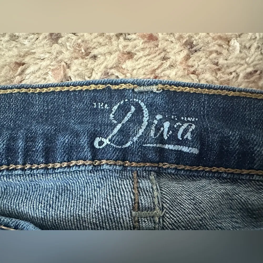 Old Navy Women's Size 4 L Jeans Diva Crop Medium Wash  Blue Denim Low Rise Y2K - Image 4