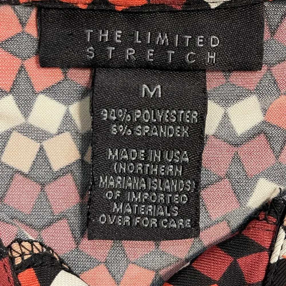 The Limited  Stretch Button Down shirt. Black with pattern. Size Medium. - Image 4