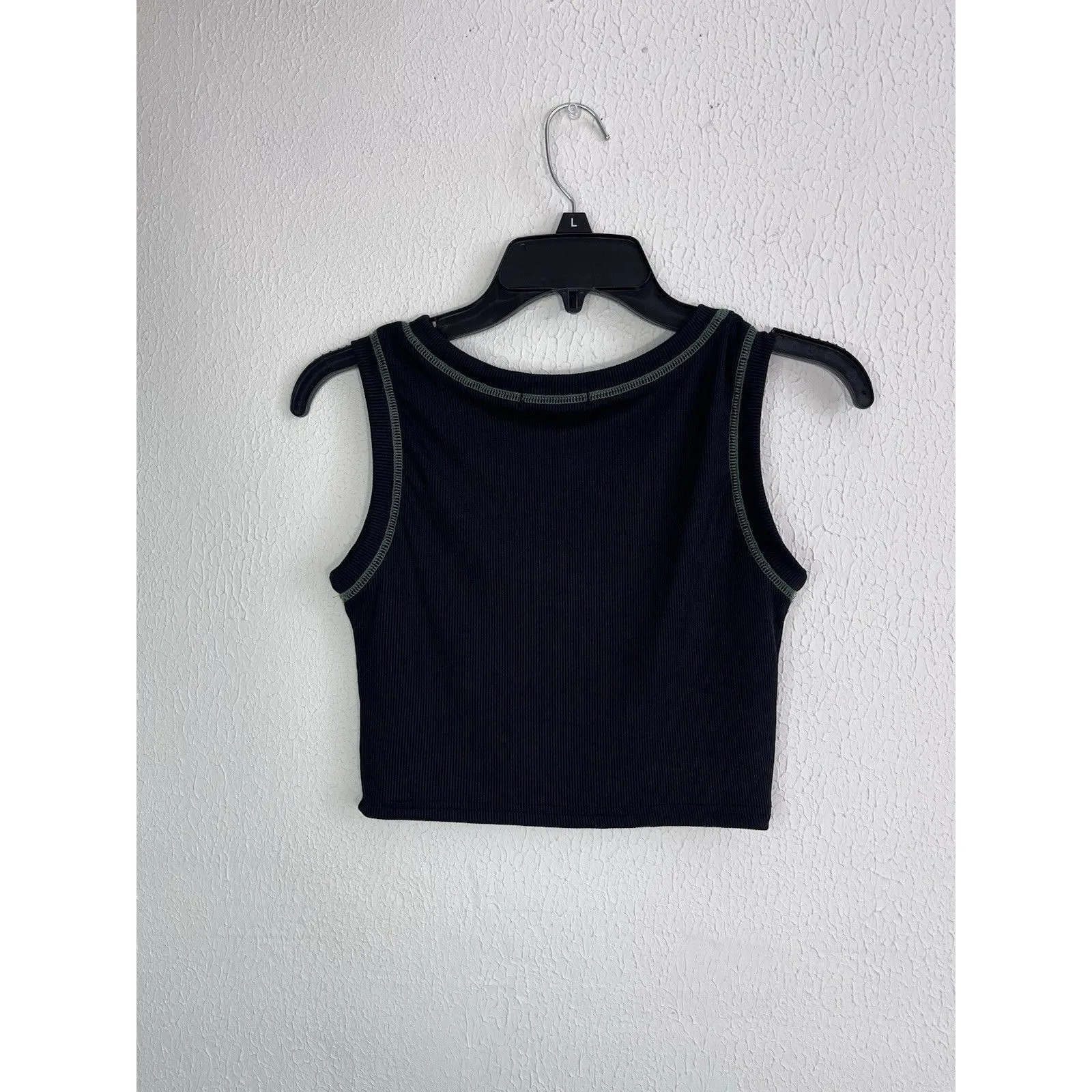 Van By The River Woman’s Small Crop Top Ribbed Black - Image 2