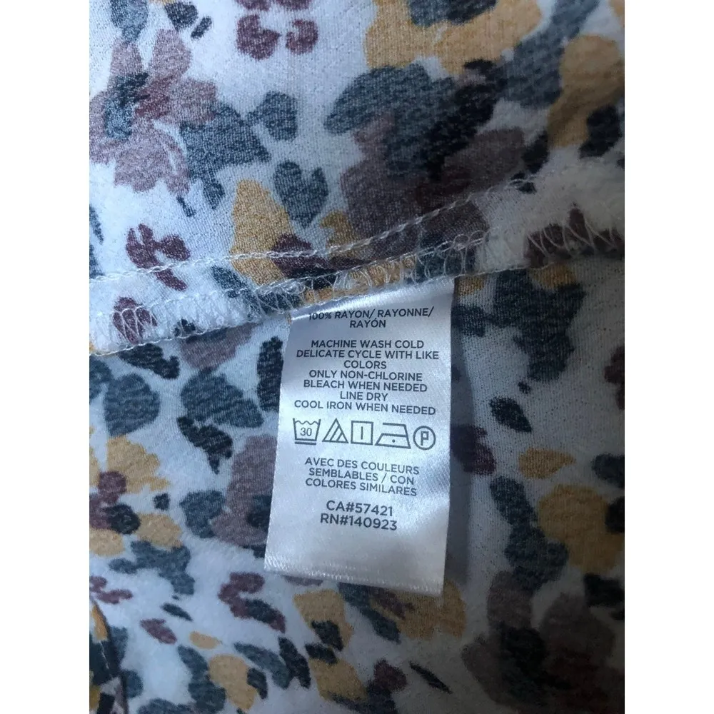 LOFT Floral Print V-Neck Blouse - Image 4