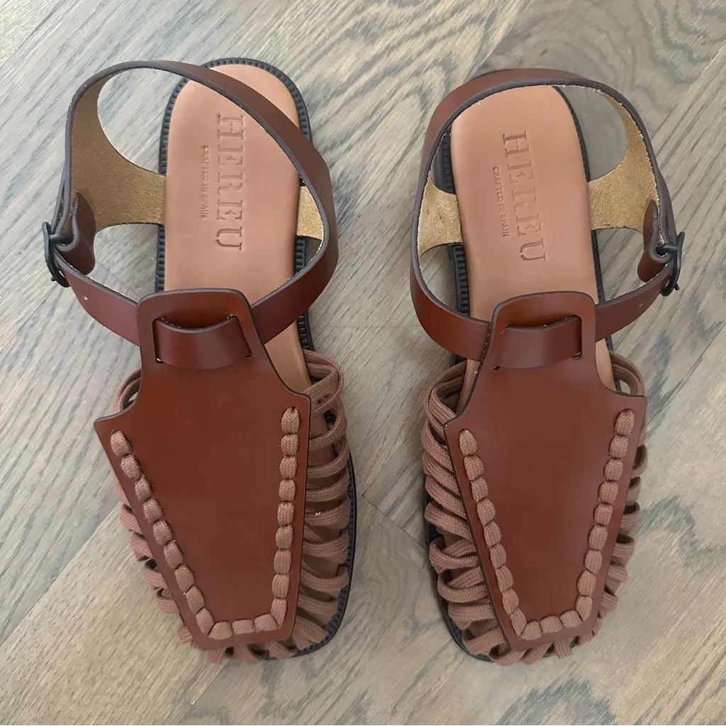 NWT Hereu Women's Alaro Square - Image 11