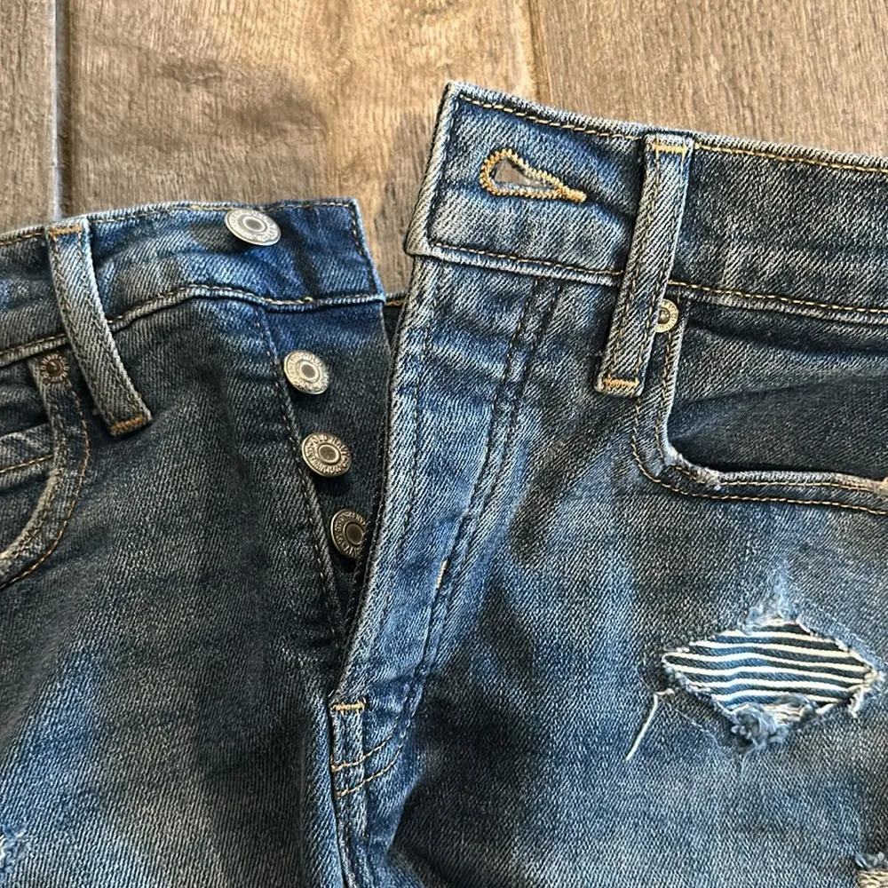 New with tags Old Navy Blue Jean Shorts Distressed Vintage Look sky hi a line - Image 9