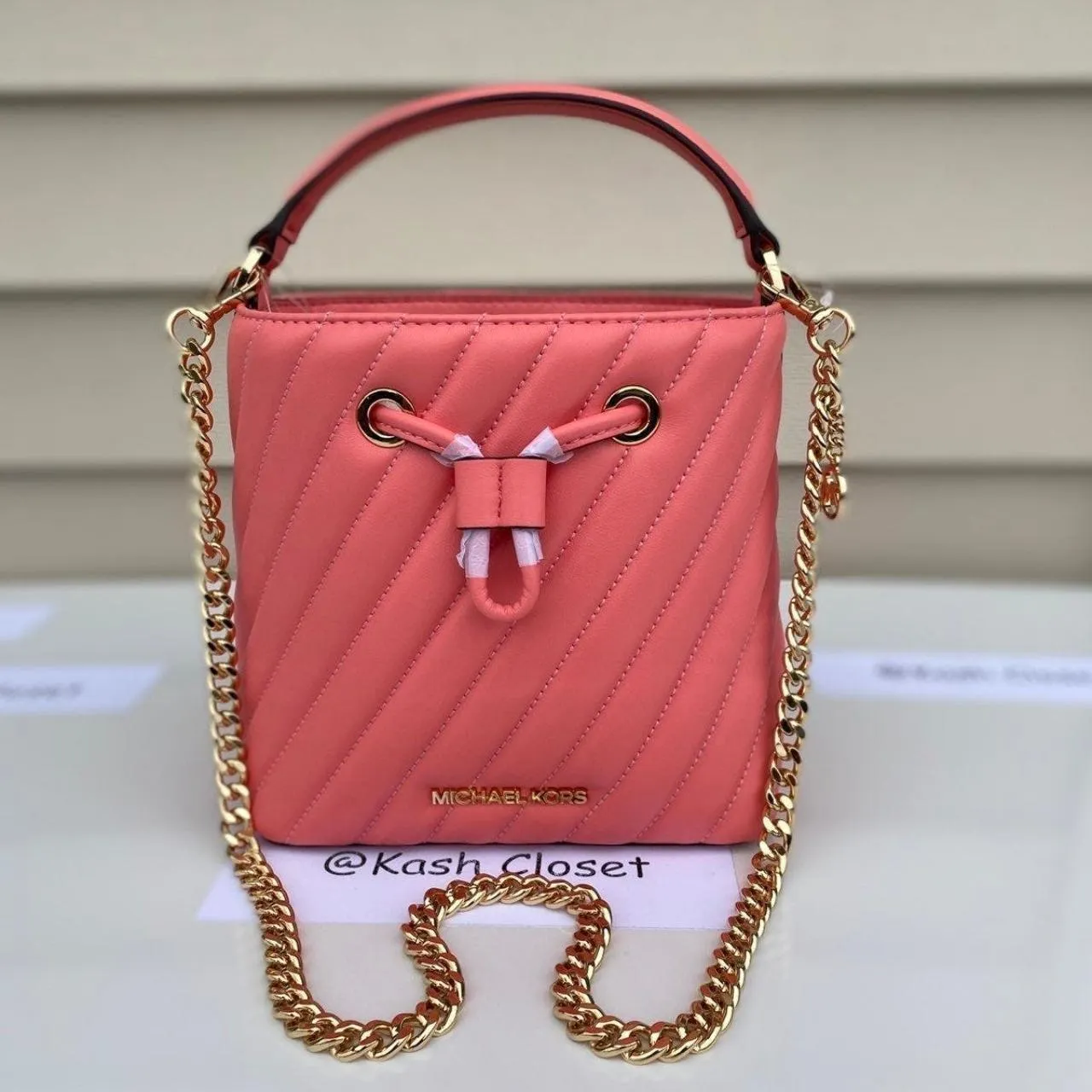 Grapefruit Suri Bucket Crossbody Bag - Image 4