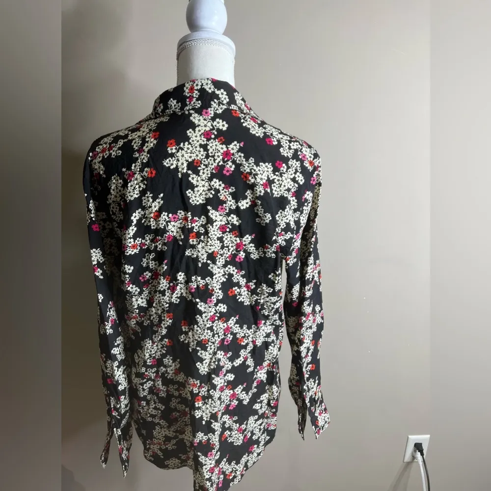 Van Heusen  studio size large floral button front collared blouse - Image 9