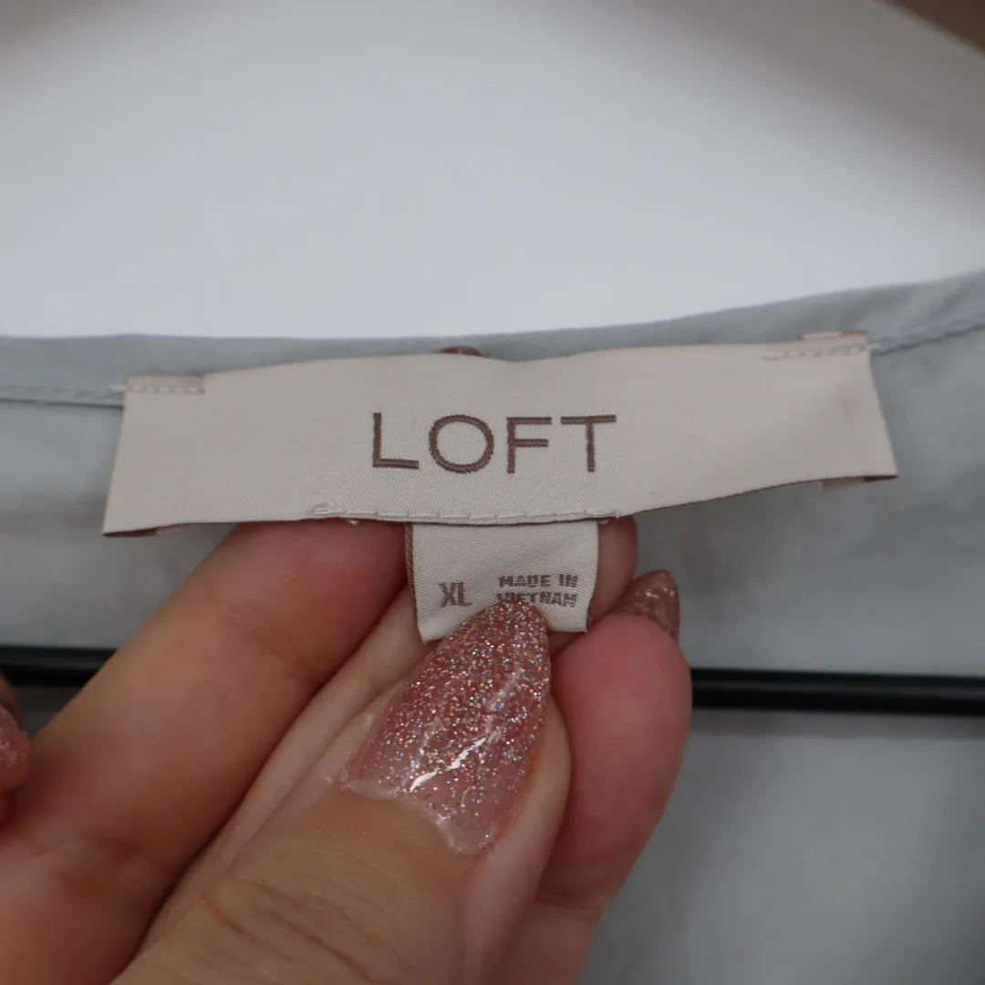 LOFT Women's Grey Ruffle Sleeve V Neck Tie Neck Blouse Top Size XL - Image 3