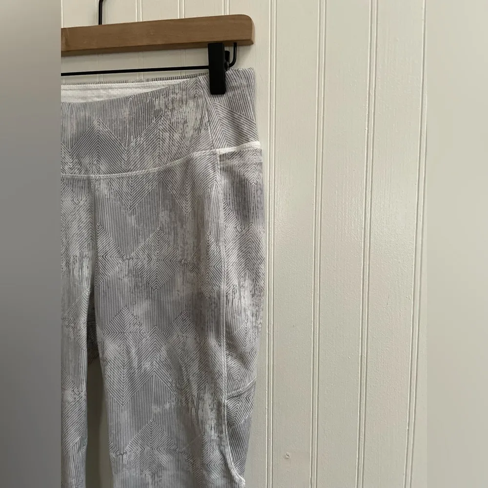 CALIA by Carrie Underwood Energize Mid Rise 7/8 Length Pocket Leggings Size M - Image 7