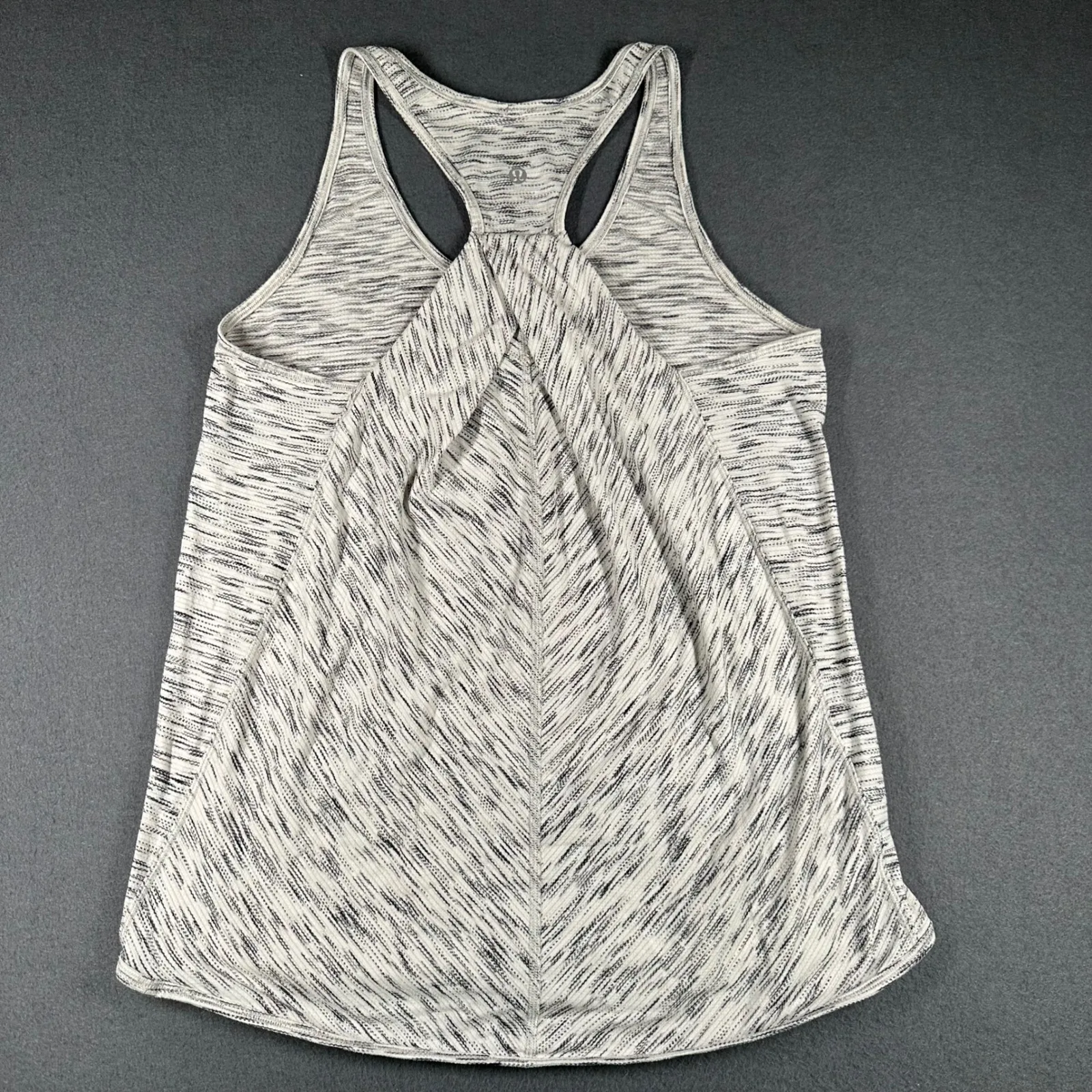 Lululemon Tank Top Womens 6* Racerback White Gray Striped Athletic Workout Gym - Image 5