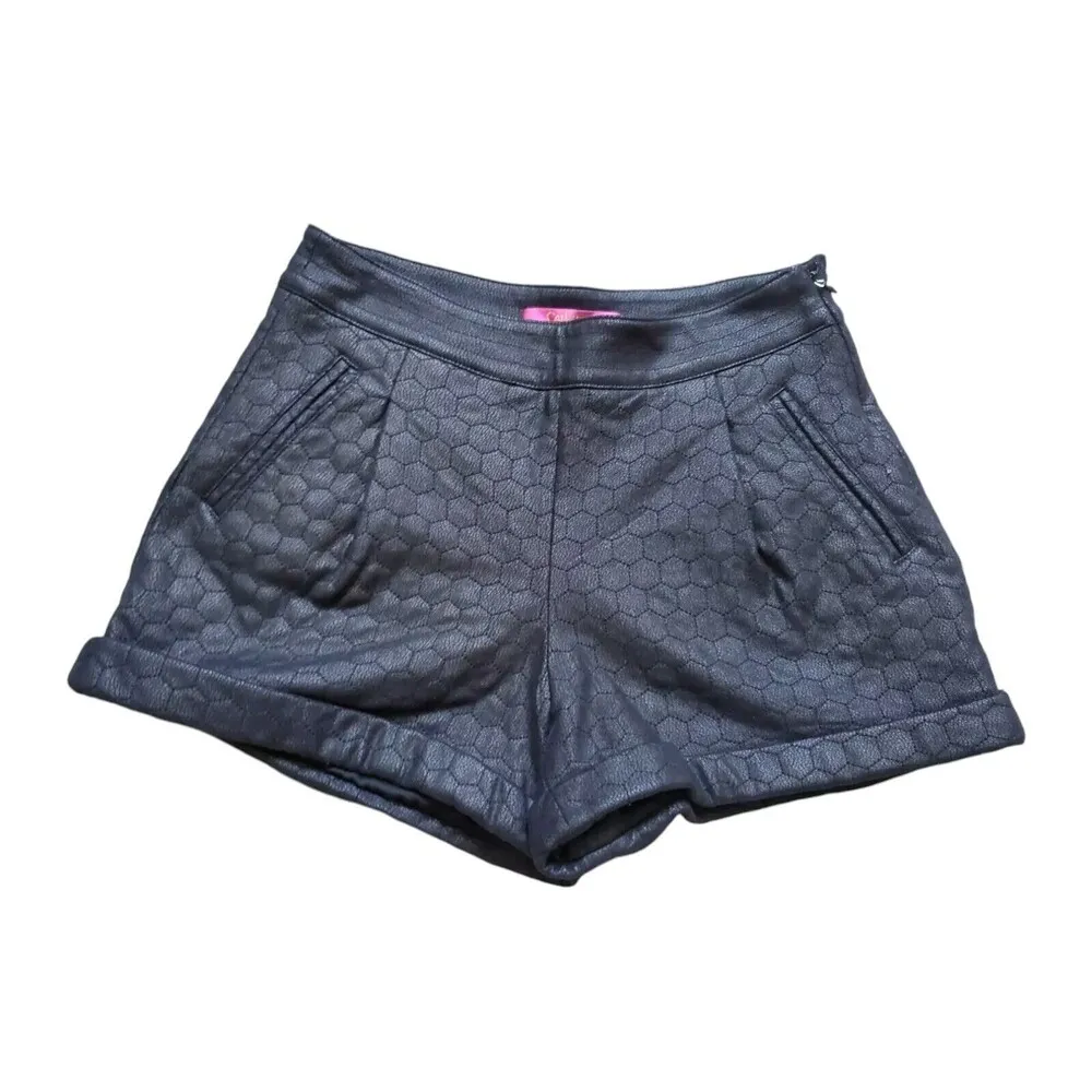 Catherine Malandrino Shorts Women 2 Black Quilted Faux Leather Rolled Hem Sexy - Image 4