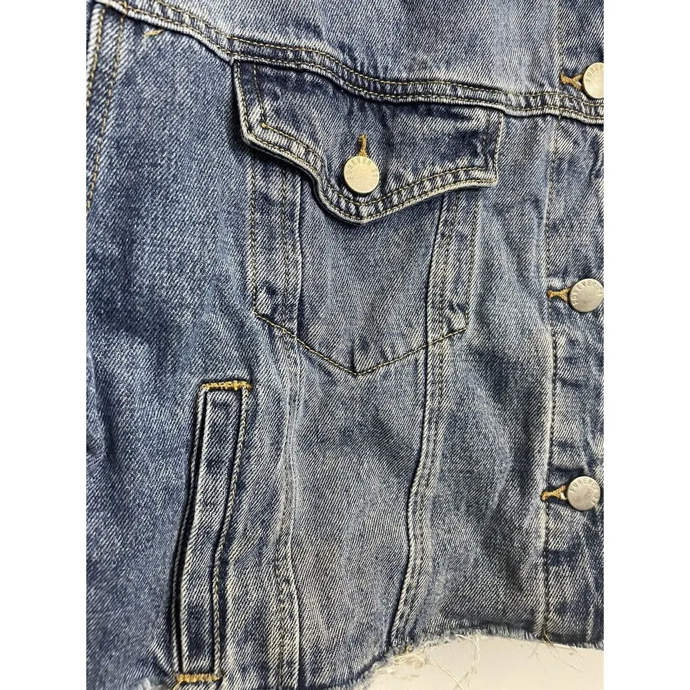 Forever21 Medium Wash Raw Hem Cropped Distressed Denim Jacket - Size L - Image 6