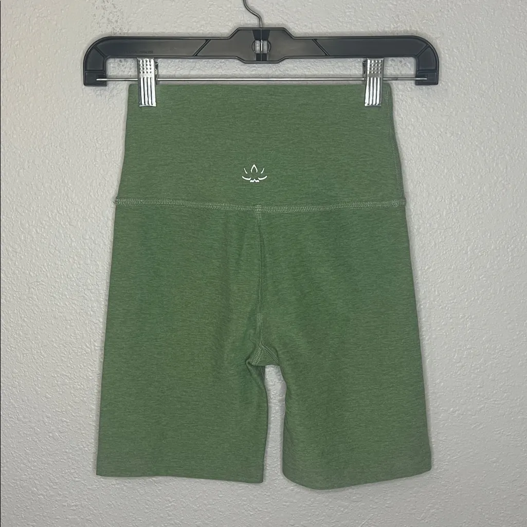 Beyond Yoga Spacedye Biker Short Green Size XS - Image 2