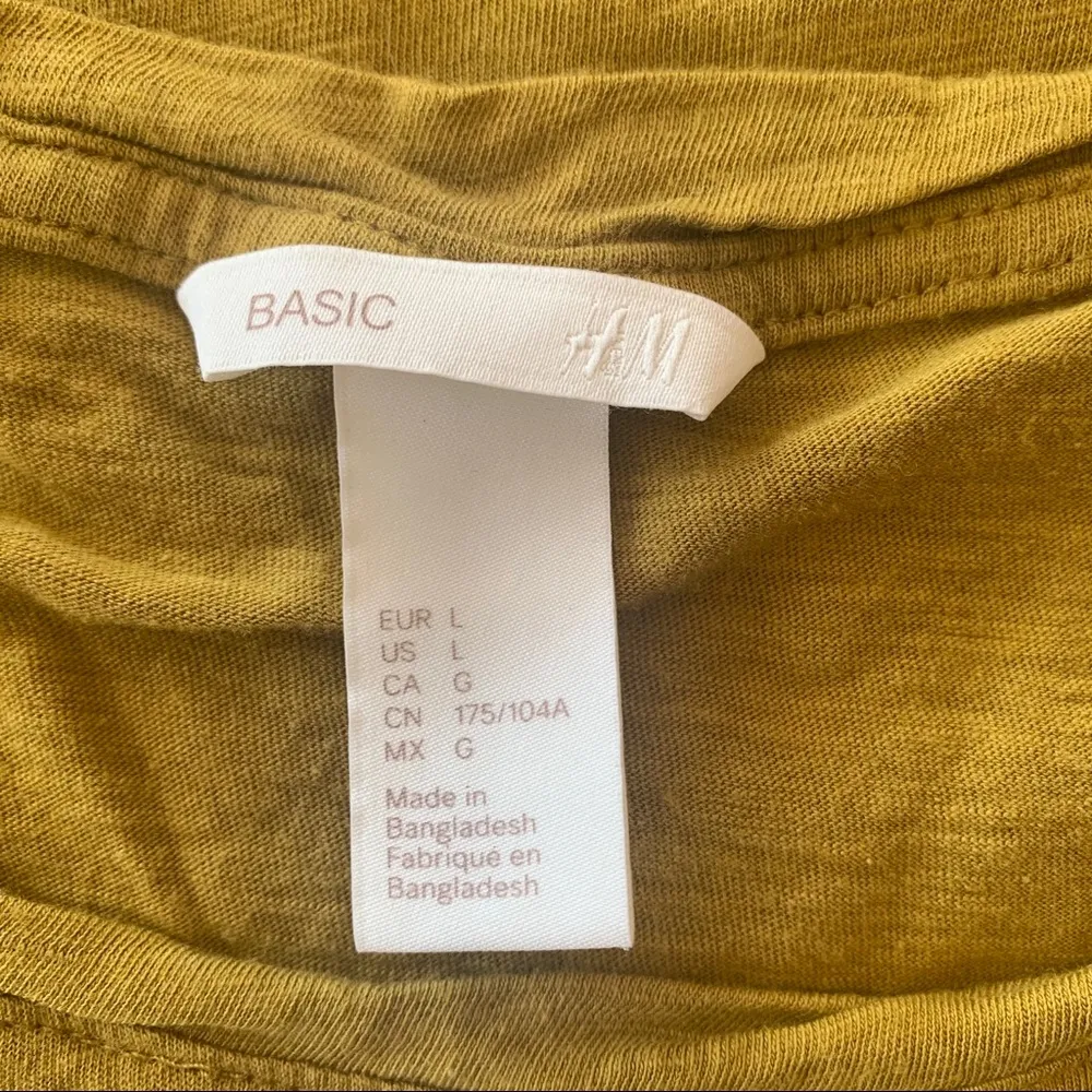 H&M Basic Soft T T-shirt Large - Image 7