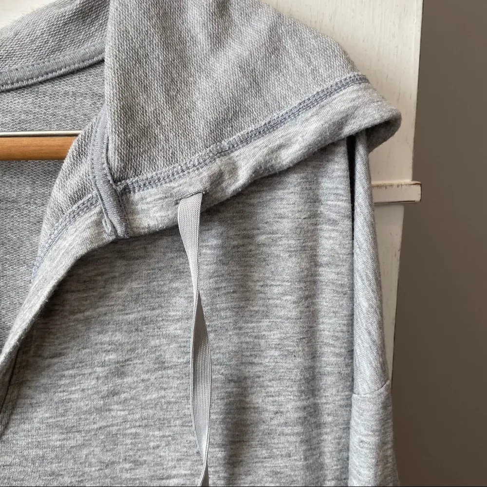 Fabletics Athena Pullover Oversized Hoodie.  Size Medium. - Image 7