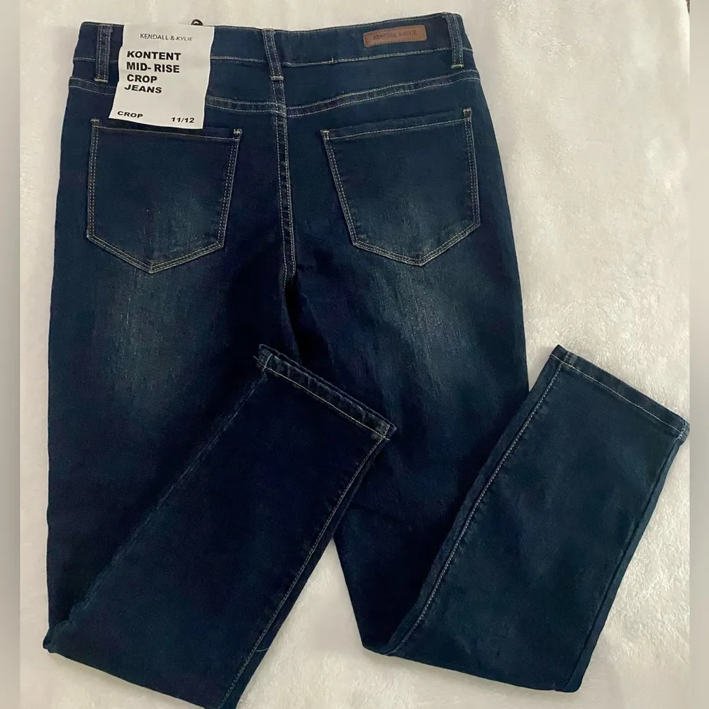 Kendall & Kylie Kontent Mid-Rise Crop Jeans Color Anaheim S 11/12 NWT - Image 3