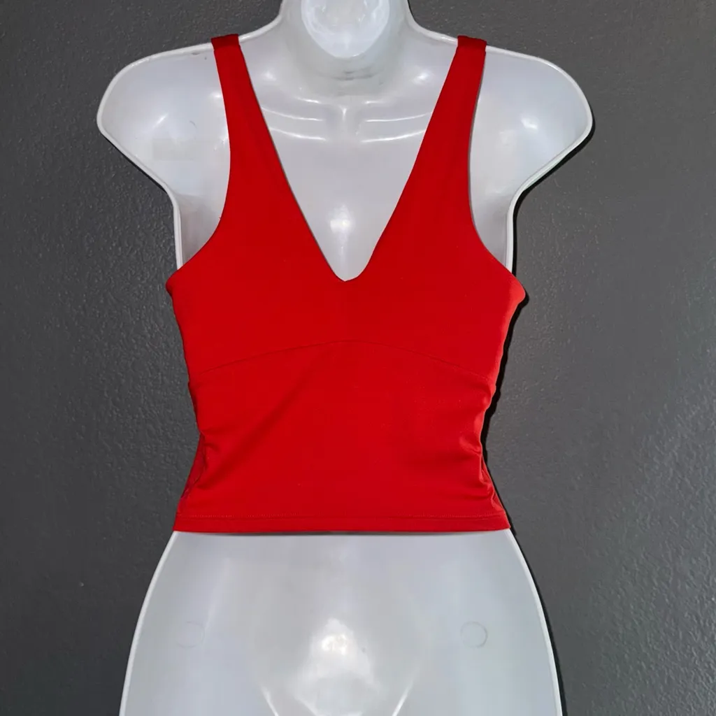 Women’s Red All In Motion Fitness Workout Gym Tank Top Medium - Image 5