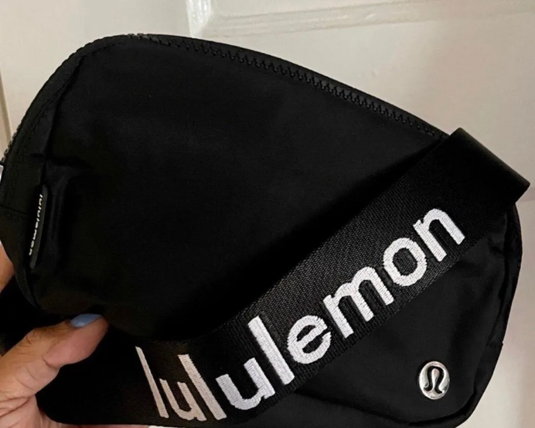 Lululemon Everywhere Belt Bag  - Image 2