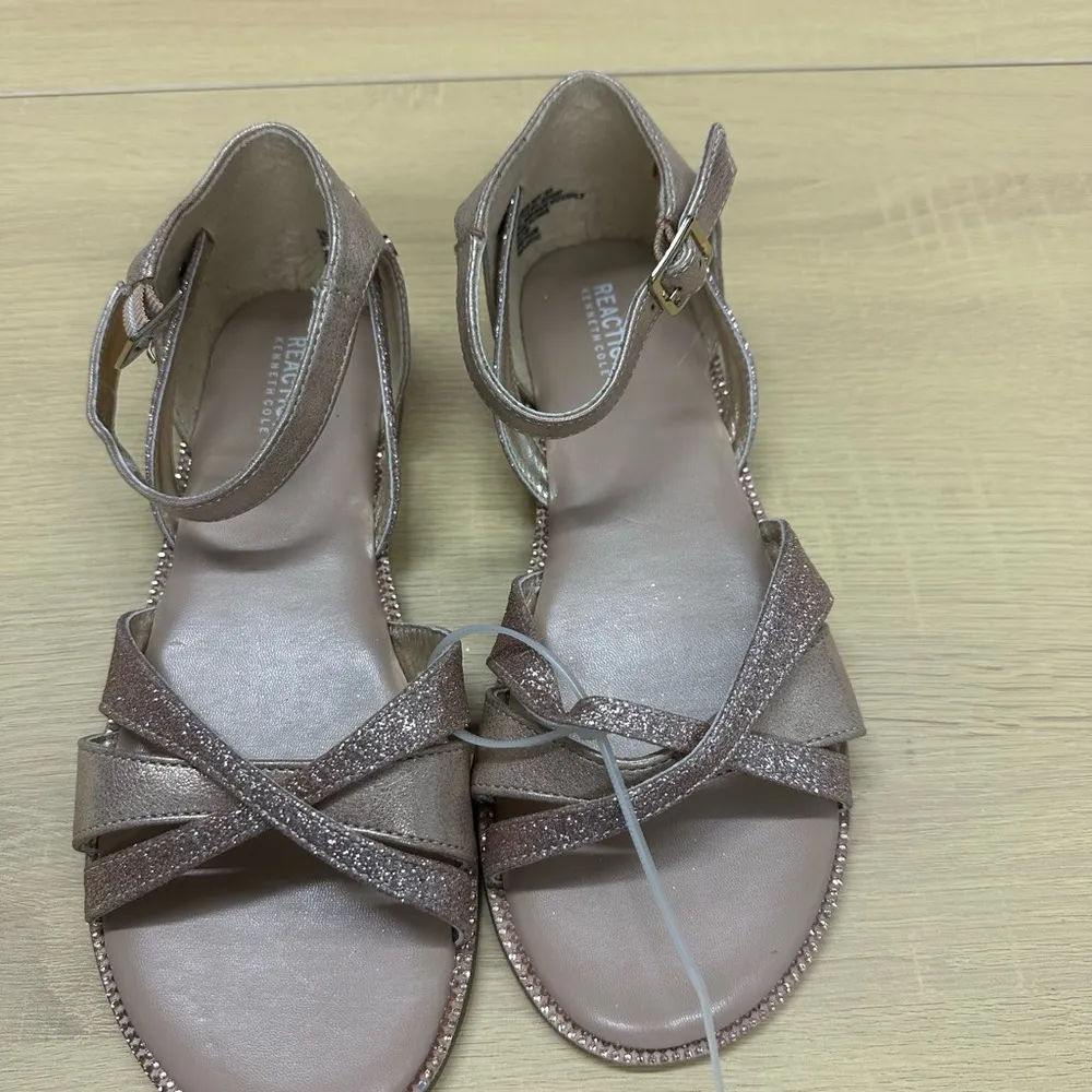 Reaction Kenneth Cole Reaction Blush Glitter Flat Sandals Size 5 NWOT - Image 2