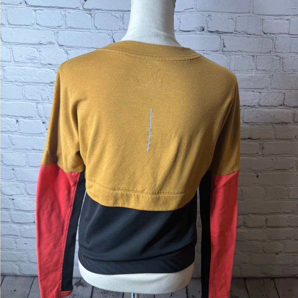 Nike Women's Therma sphere Long Sleeve running tee infrared sleeves XS - Image 13