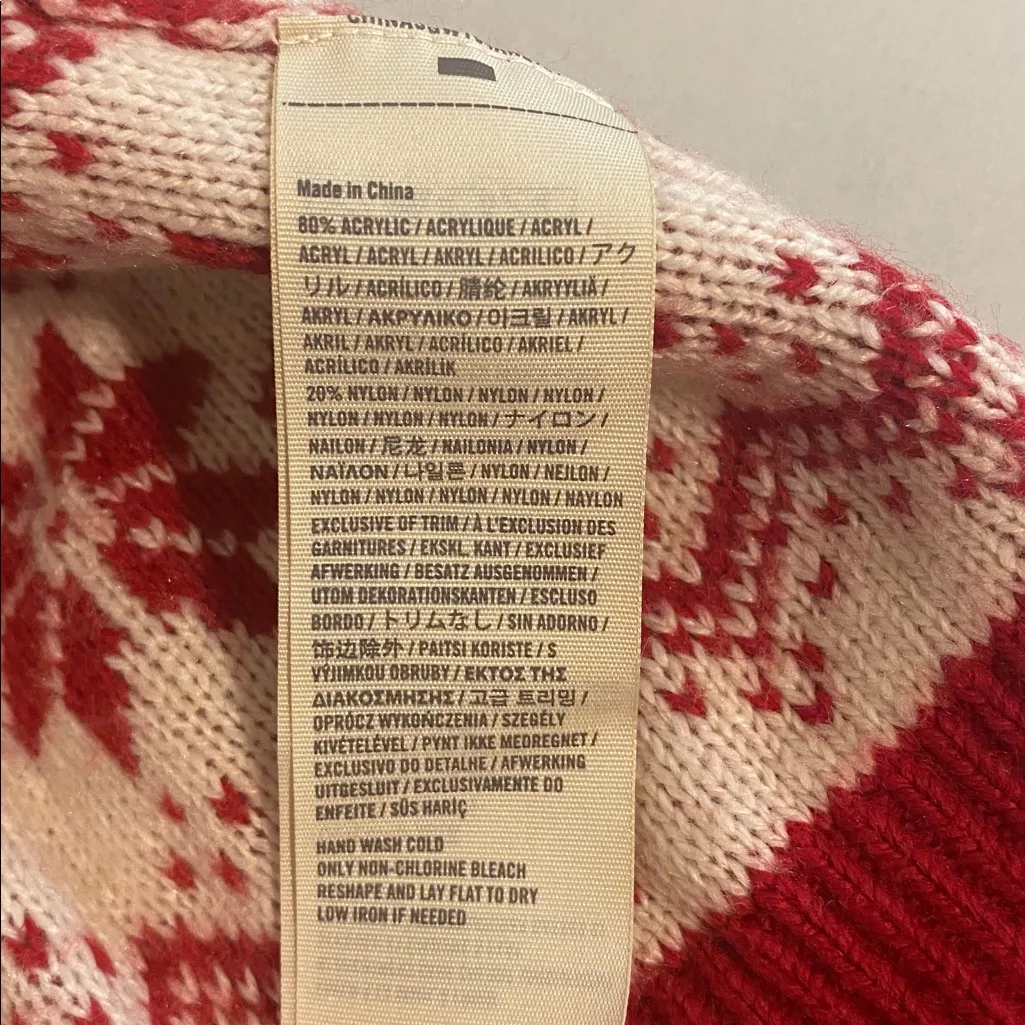 Women’s Hollister Red Snowflake Knit Beanie hat Nordic fair Isle - Image 5