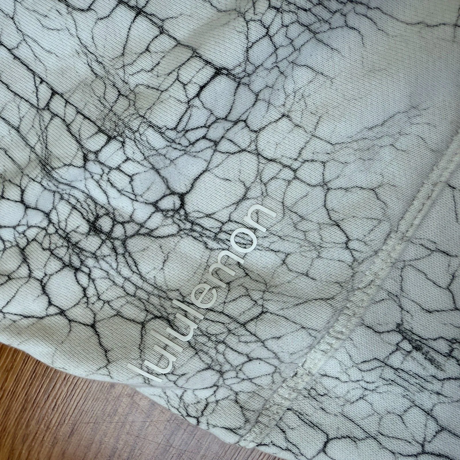 Lululemon Perfectly Oversized Crew in Thread Dye White Black - Image 6