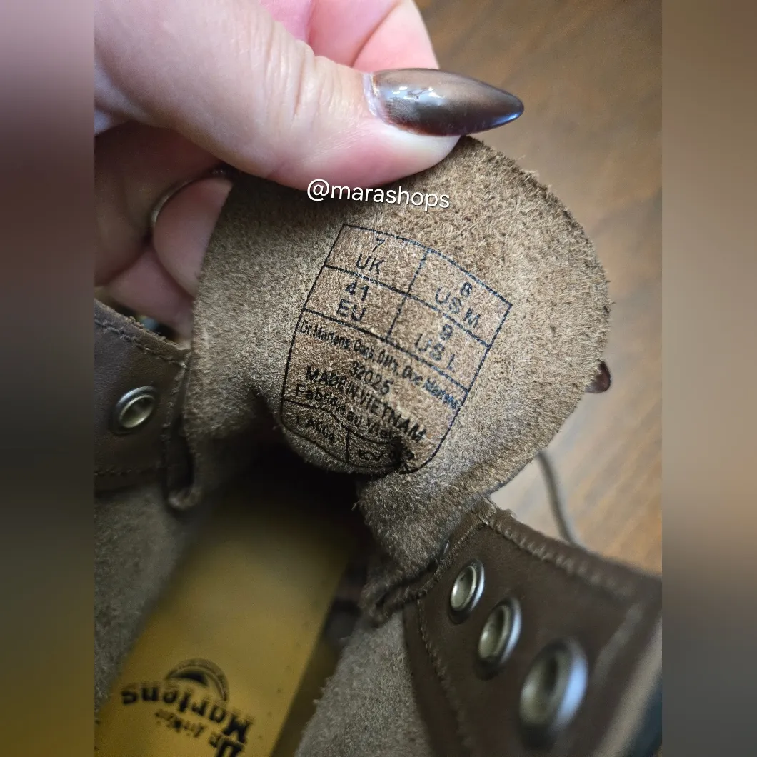 Dr. Martens 1460 Carrara Leather Lace Up Boots - Image 6