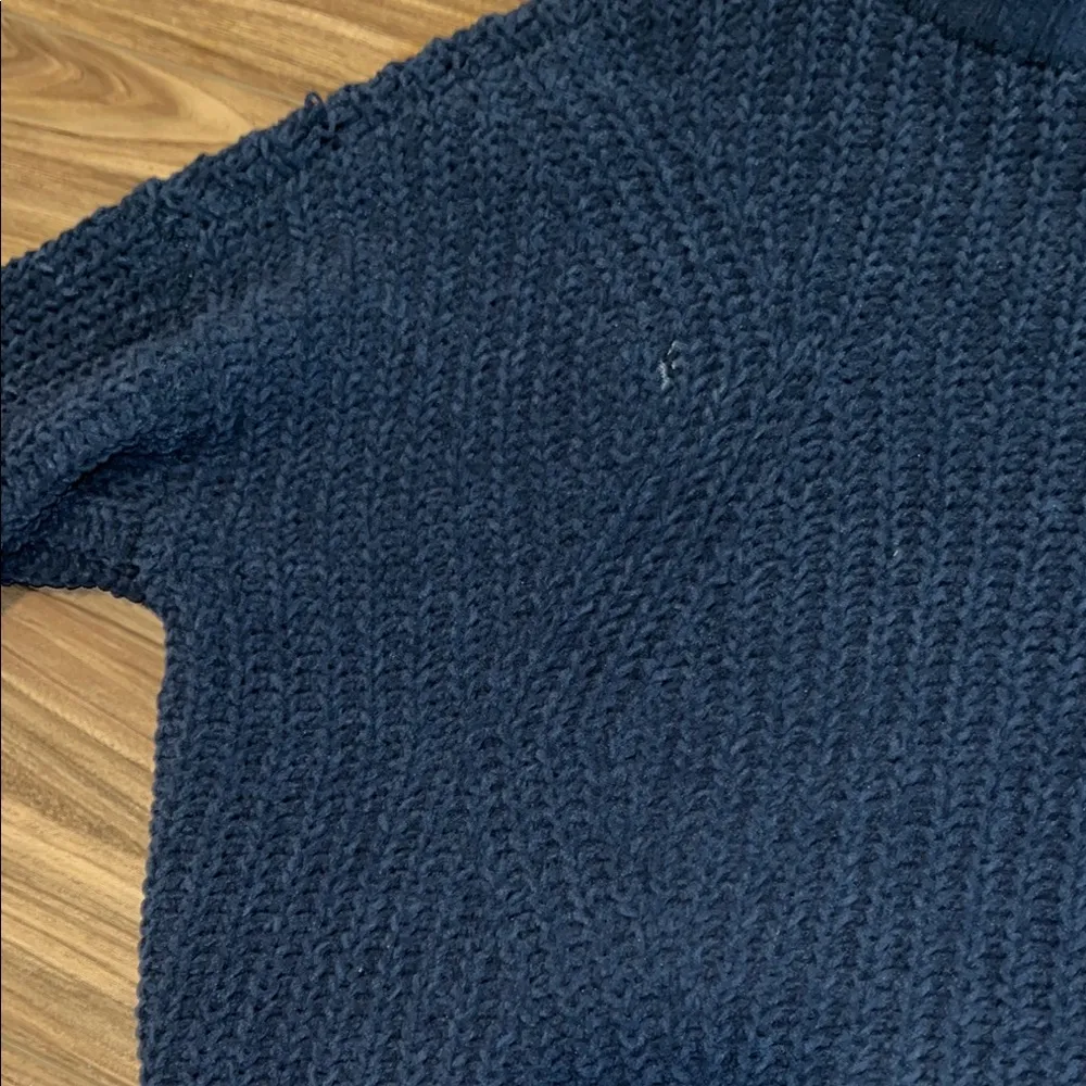 Hollister Deep Blue Women's Crew Neck Sweater - Image 6