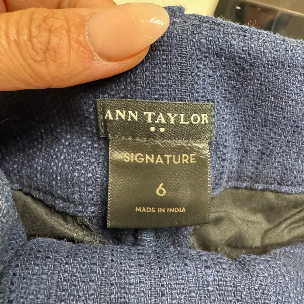NWOT Ann Taylor Blue Shorts Tailored Fit 4” Inseam - Image 3