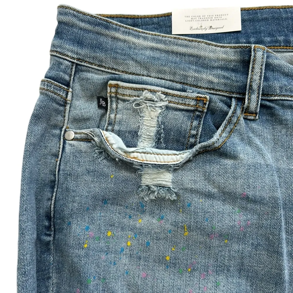 Judy Blue Paint Splashed NWT Boyfriend Mid-rise Jean 20w distressed medium/light - Image 9