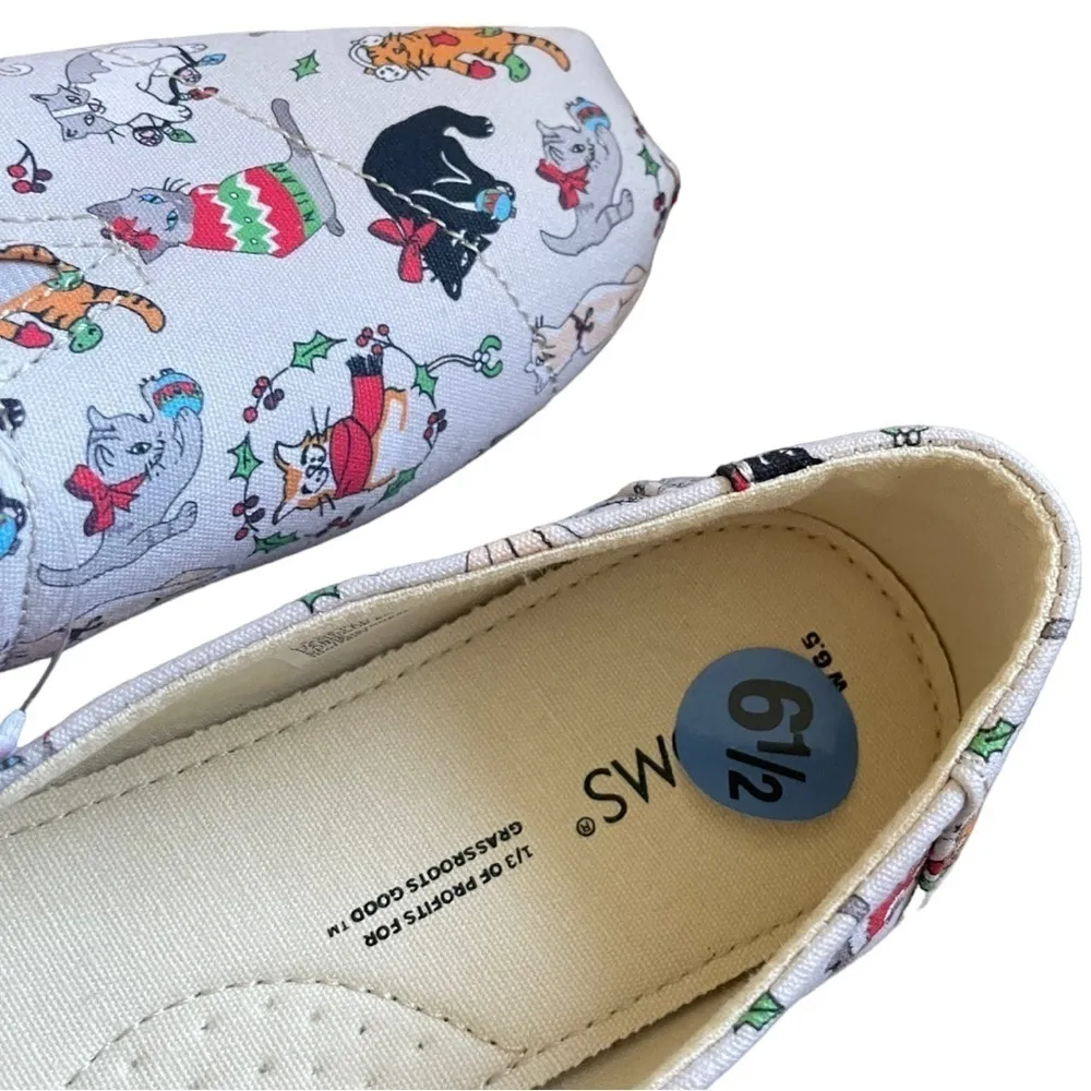 Toms Christmas Cats Shoes 6.5 - Image 3