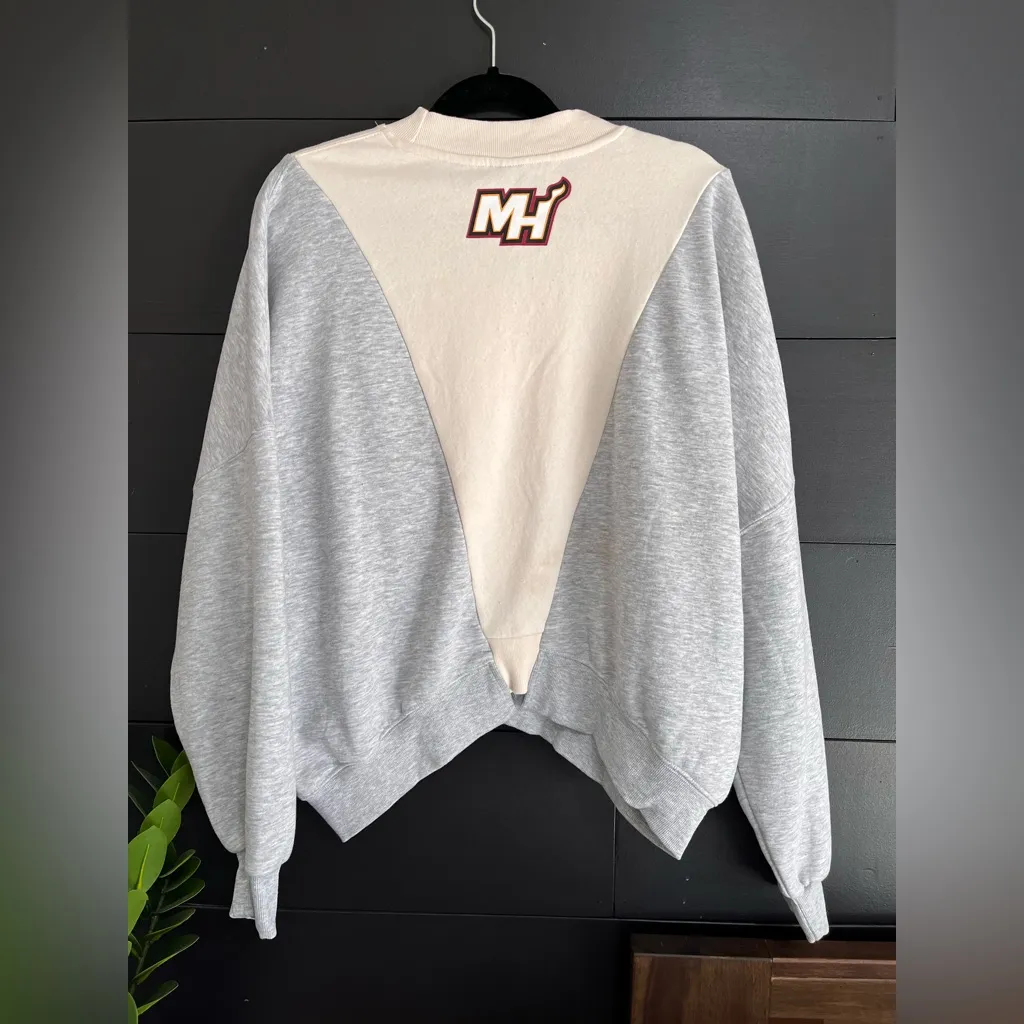 NBA MIAMI HEAT Abstract Pullover Crewneck Sweatshirt Women’s Sz XL EUC - Image 3