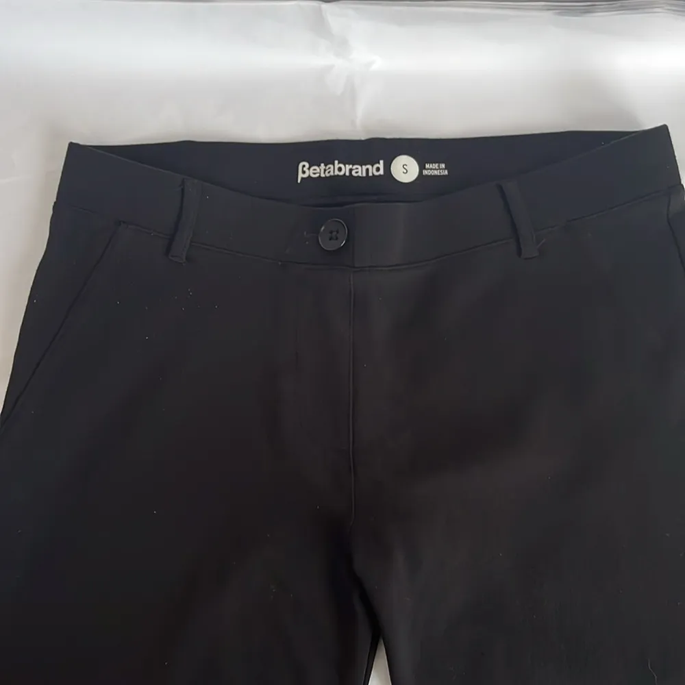 Betabrand Women's Black Pull On Cropped Trousers Small - Image 4