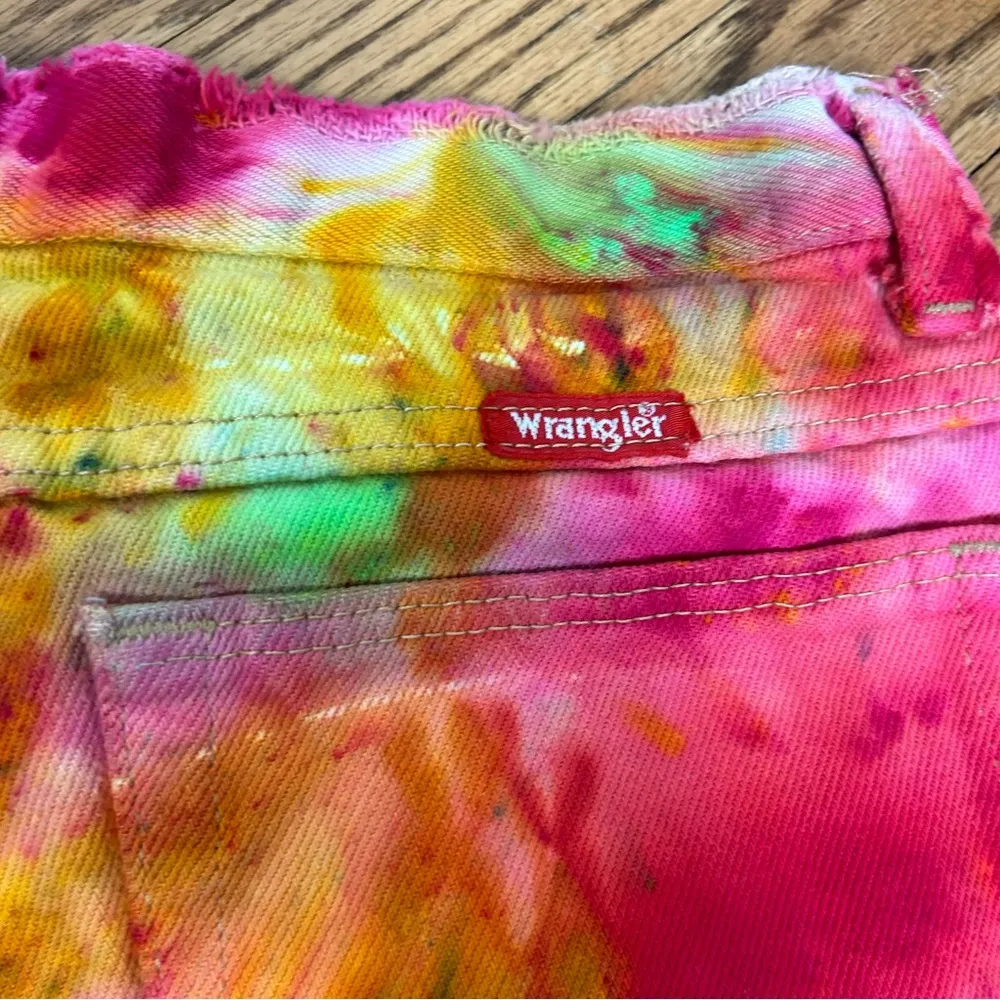 Vintage Wrangler Tie Dye Distressed Cut Off Denim Shorts Size 27 - Image 6